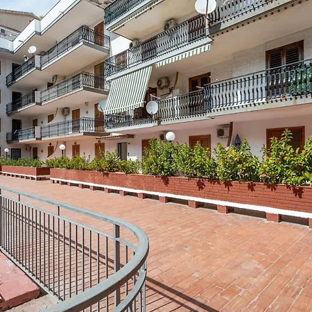 Guesthost - Naxos Charming Penthouse With Swimming Pool X6 Apartman *